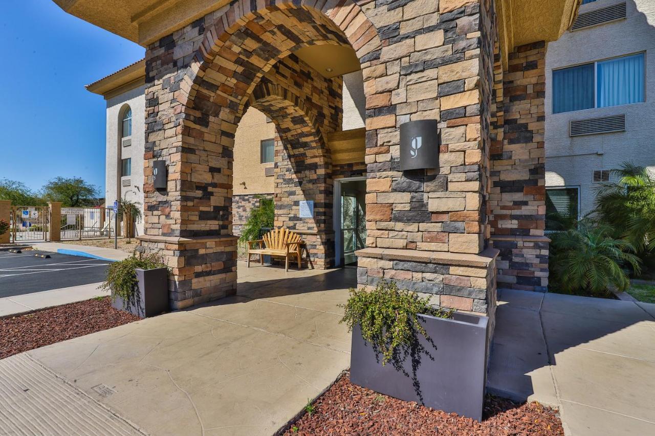 Wingate By Wyndham Phoenix 3*